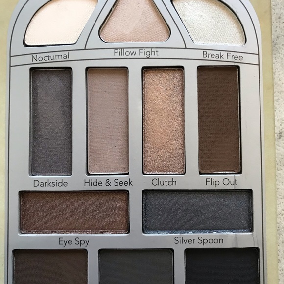 Pretty Vulgar Nightingale Eyeshadow Palette - Picture 2 of 4